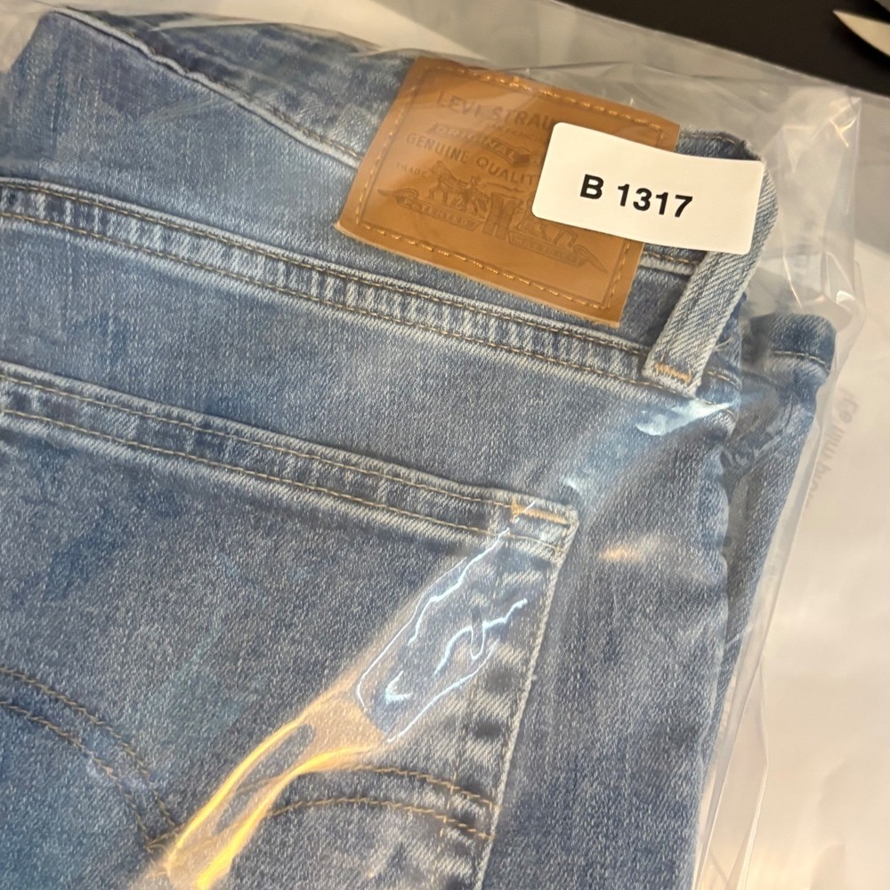 Levis Jeans Women 29 Blue 725 High Rise Bootcut Premium Denim Stretch Classic - Picture 9 of 9